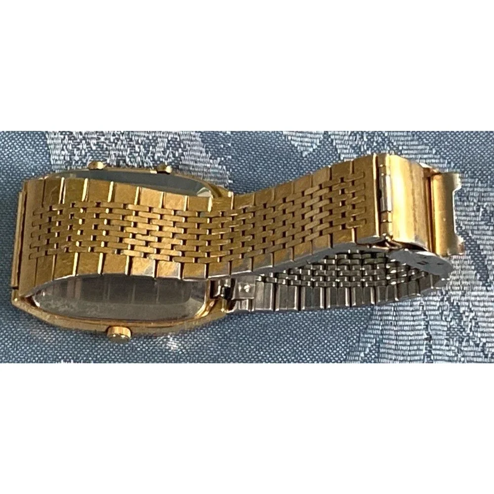Seiko Quartz Analog Vintage Digital Watch • Water Resistant SGP ST Steel Back